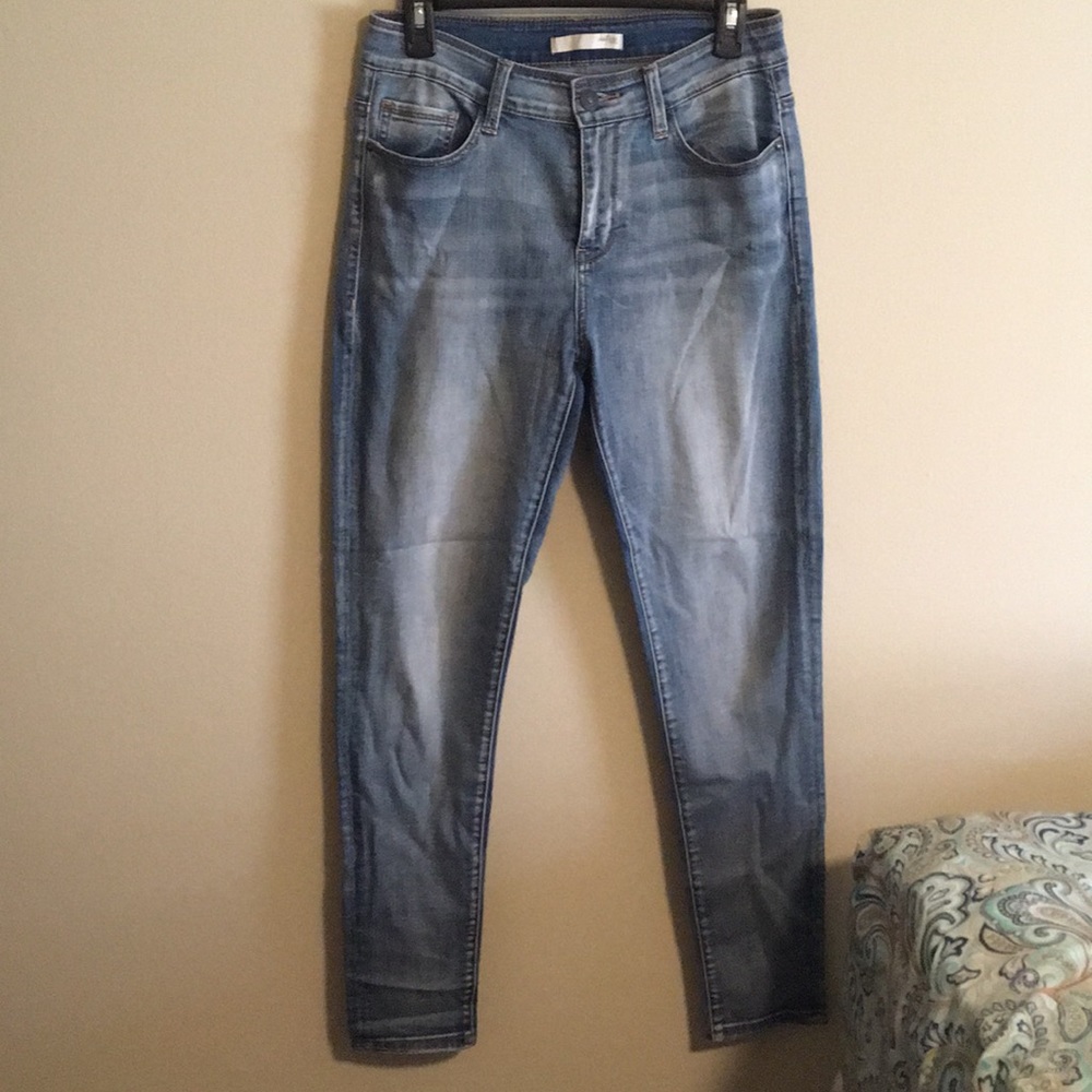 Skinny jeans.
